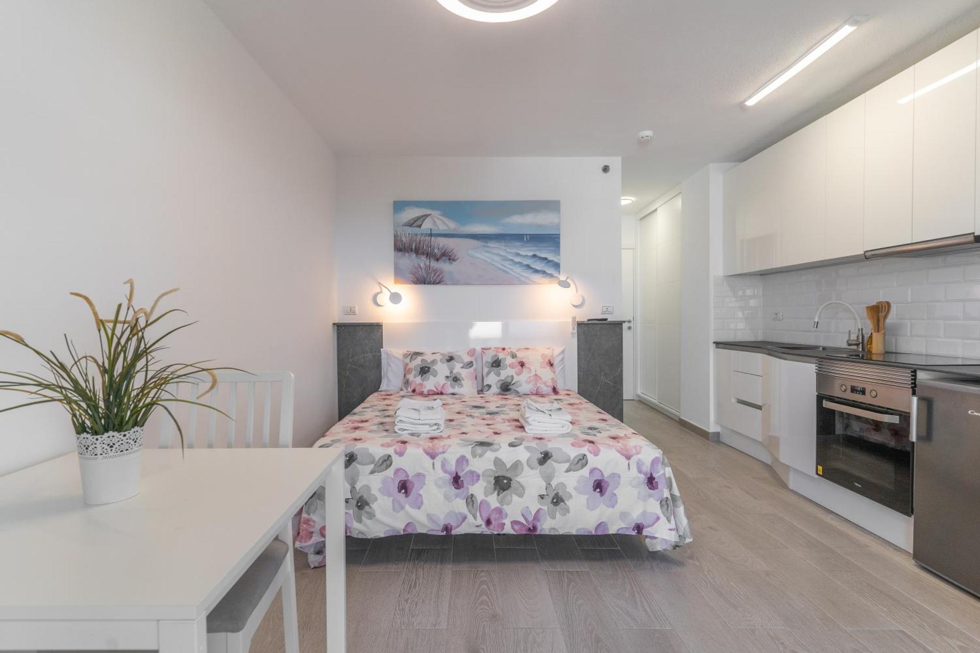 Go2Tenerife Apart'Dida Pool & First Line Of The Sea لوس كريستيانوس المظهر الخارجي الصورة
